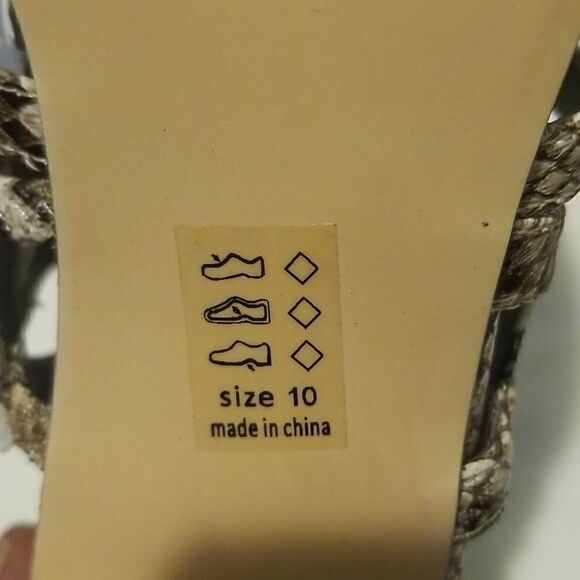 Michael Antonio Sandal   - Picture 6 of 8